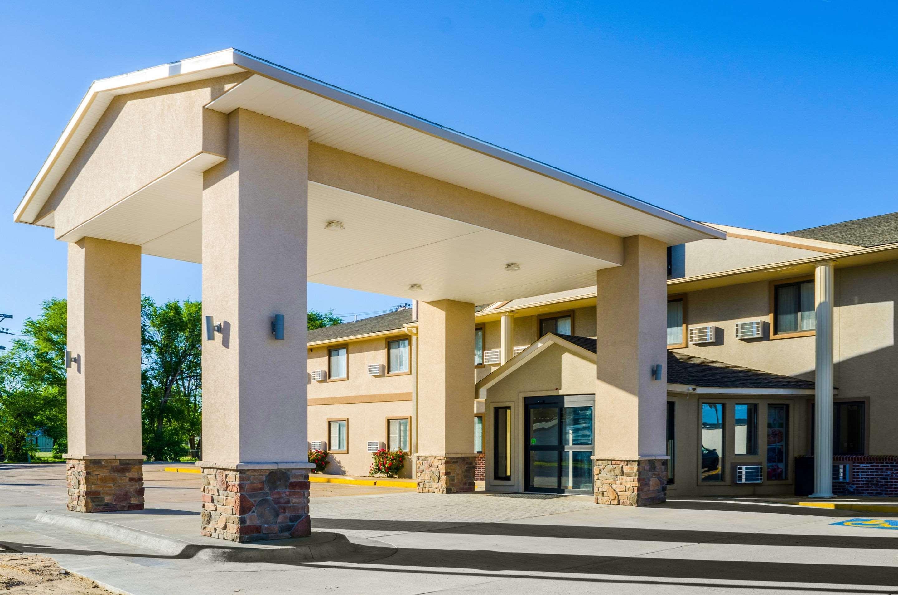 QUALITY INN GREAT BEND 3⋆ ::: GREAT BEND, KS ::: COMPARE HOTEL RATES